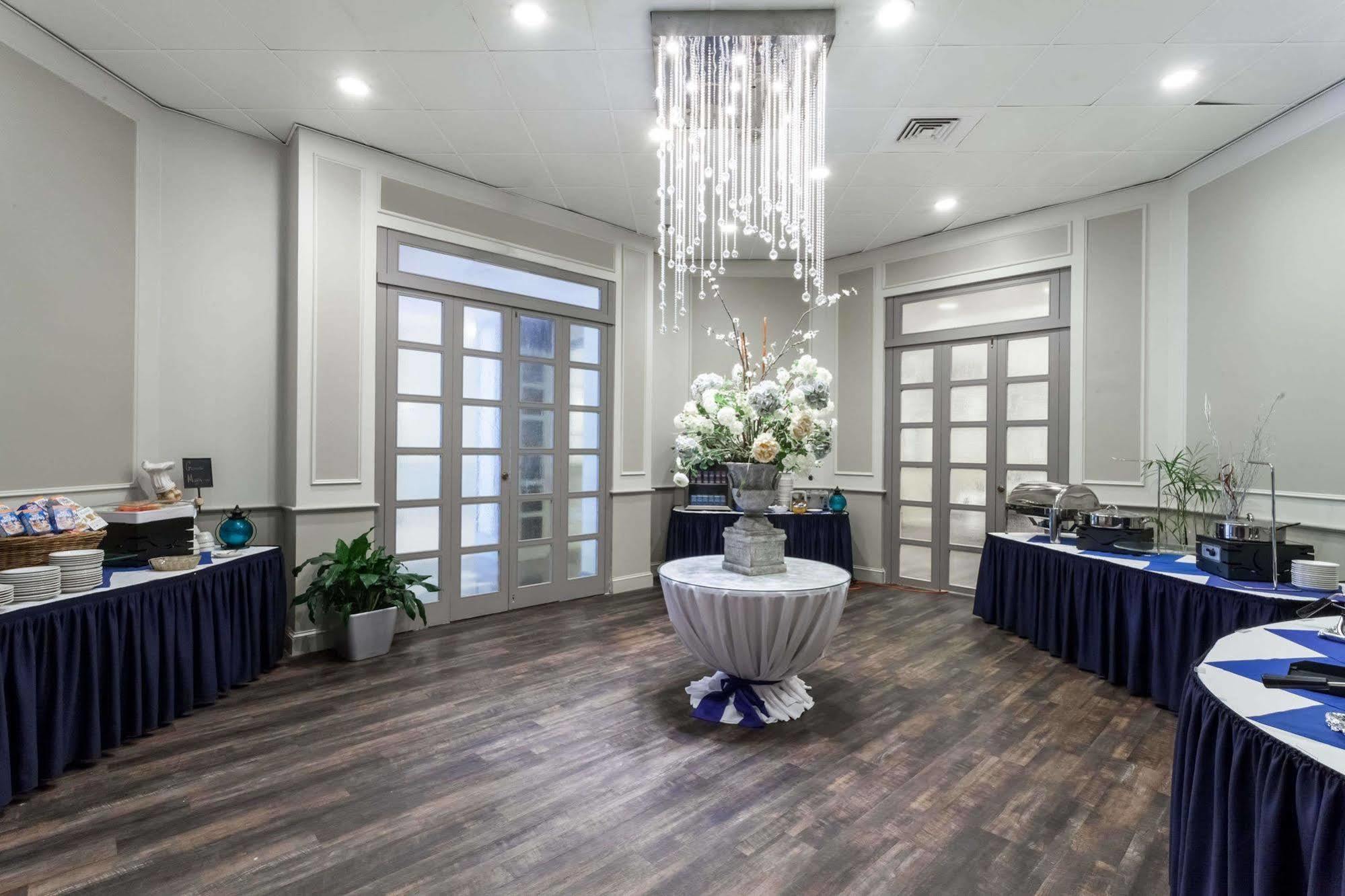 Hotel Wyndham Southbury Esterno foto